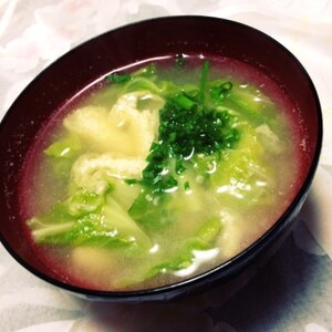 春キャベツと油揚げと小ねぎのお味噌汁♪